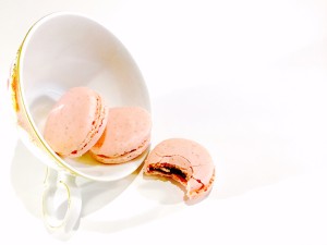 Bakeaholic_Macarons_Tasse_liegend