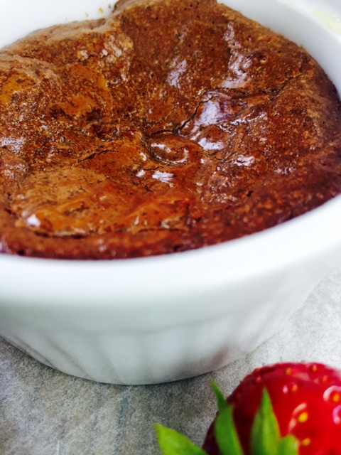 Schokoladensoufflé mit flüssigem Kern - BAKEAHOLIC